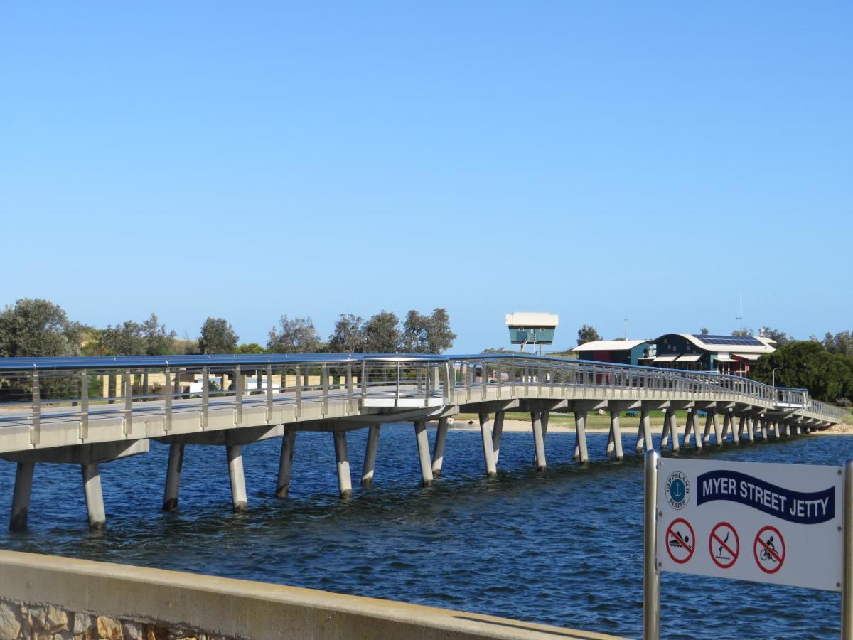 Lakes Entrance Waterfront Cottages With King Beds Eksteriør billede
